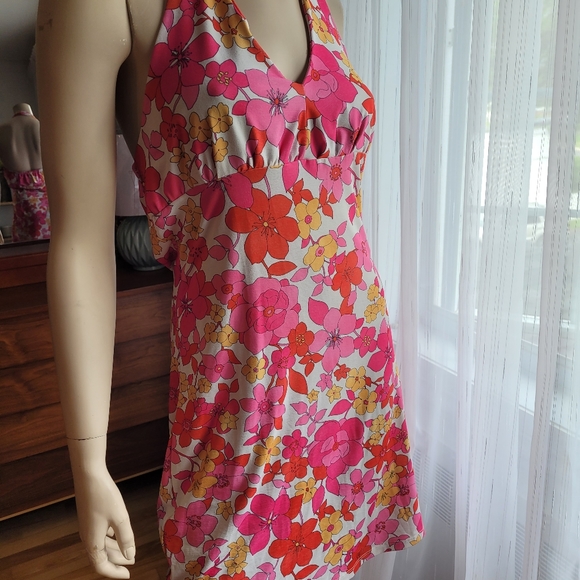 Dress - Picture 1 of 7